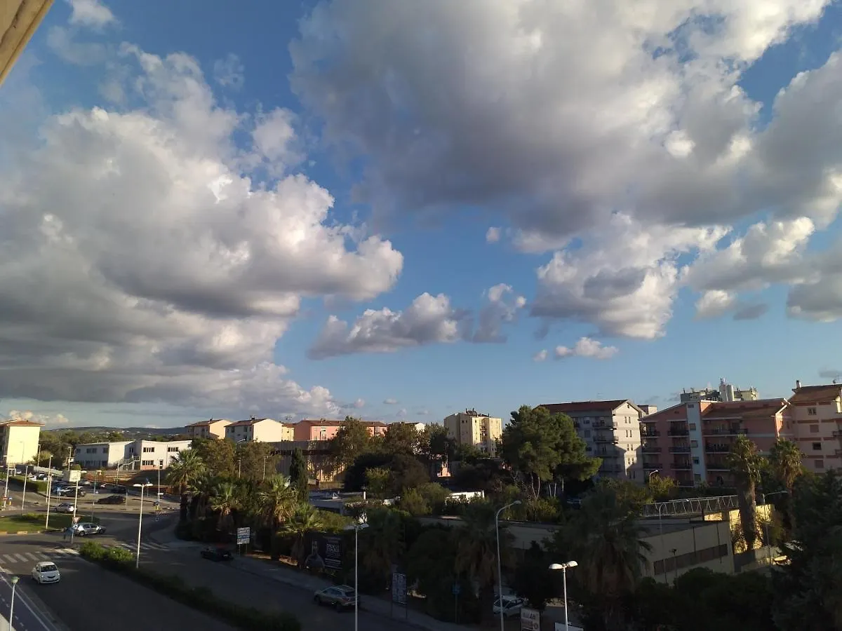 شقة ساساري  في Galana E Pepaustina - Ospedali, Mare, Universita 0*,